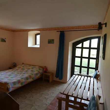 Pod Bocianim Gniazdem * 斯塔雷朱奇